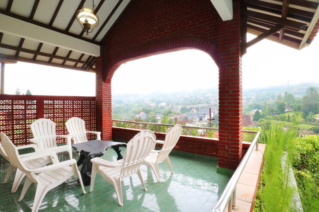 Villa Madani Paragajen Exterior photo