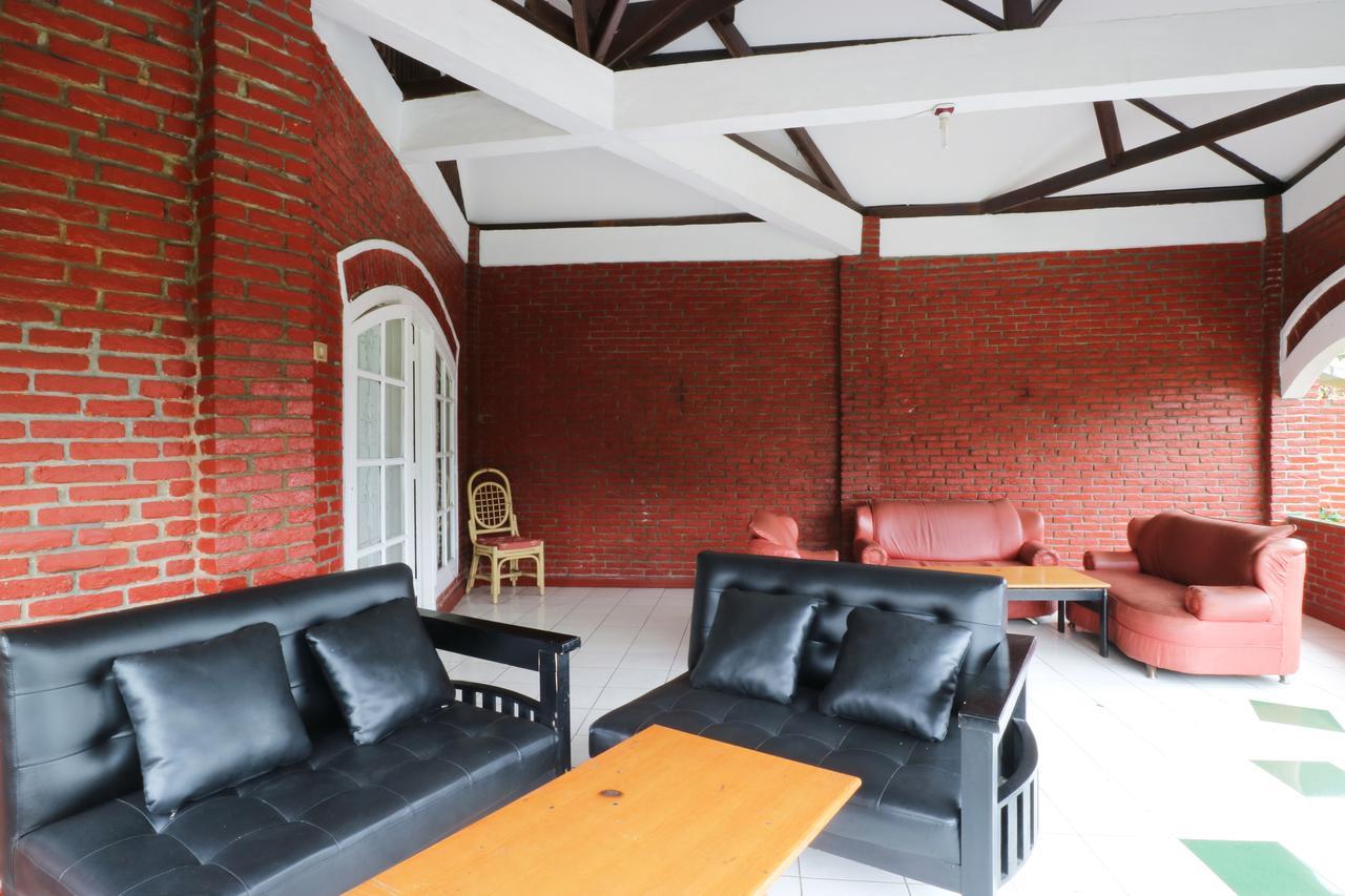 Villa Madani Paragajen Exterior photo